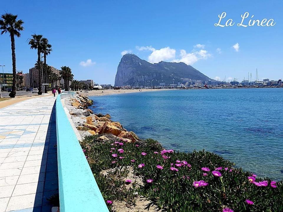 Practico Apartamento A 5 Min Andando De Gibraltar Y El Centro, Frente Al Mar La Línea de la Concepción Exterior foto